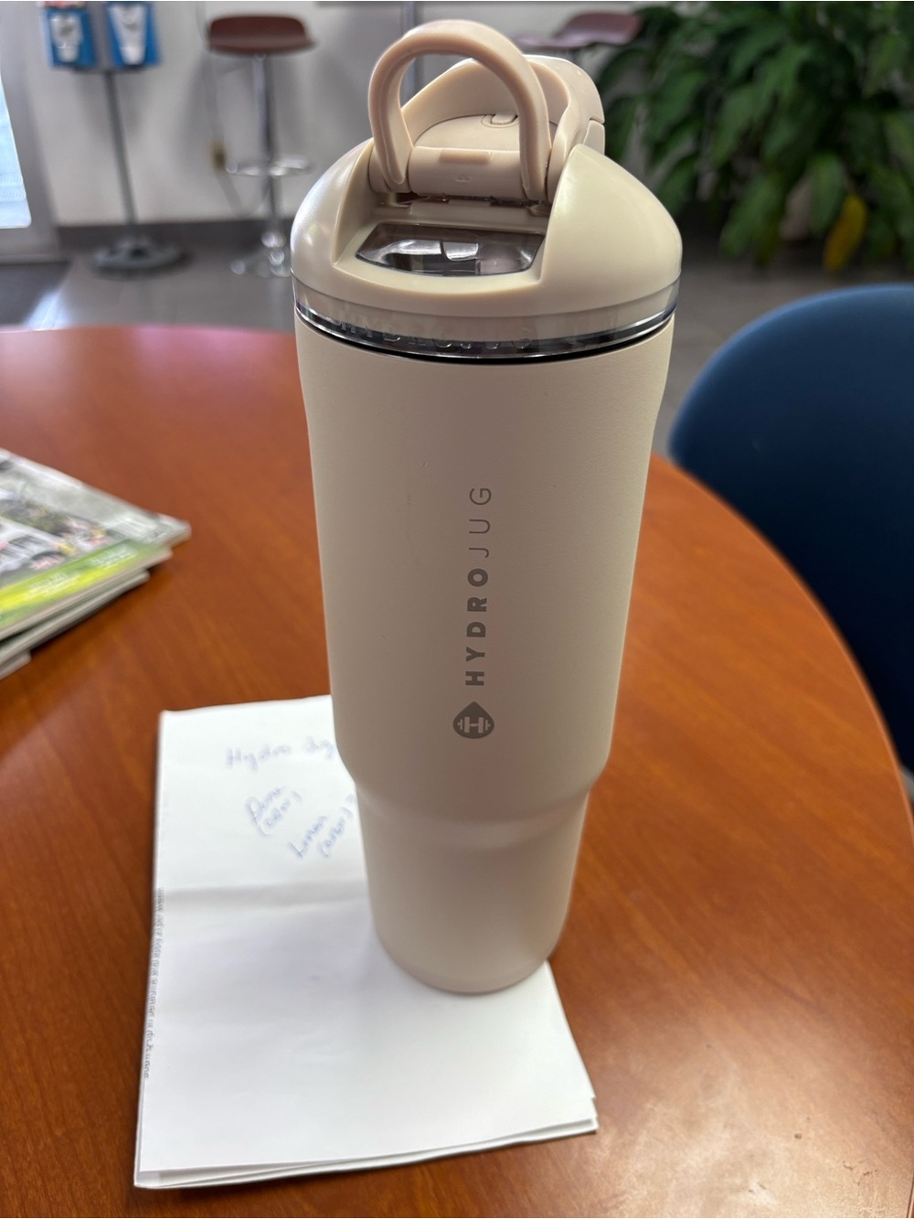 Hydrojug Insulated Water Bottle - 32 oz, Dune or Linen, great condition, see pic - Picture 3 of 14